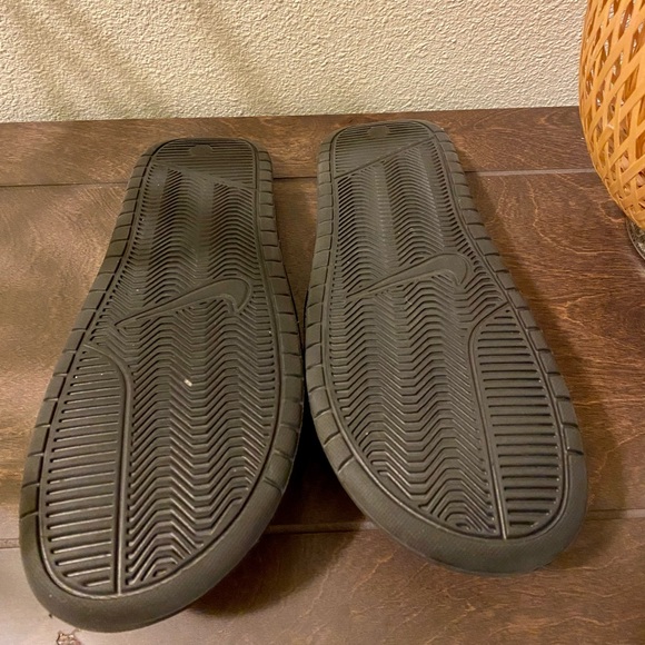 Nike Benassi JDI Sandals - Picture 4 of 4